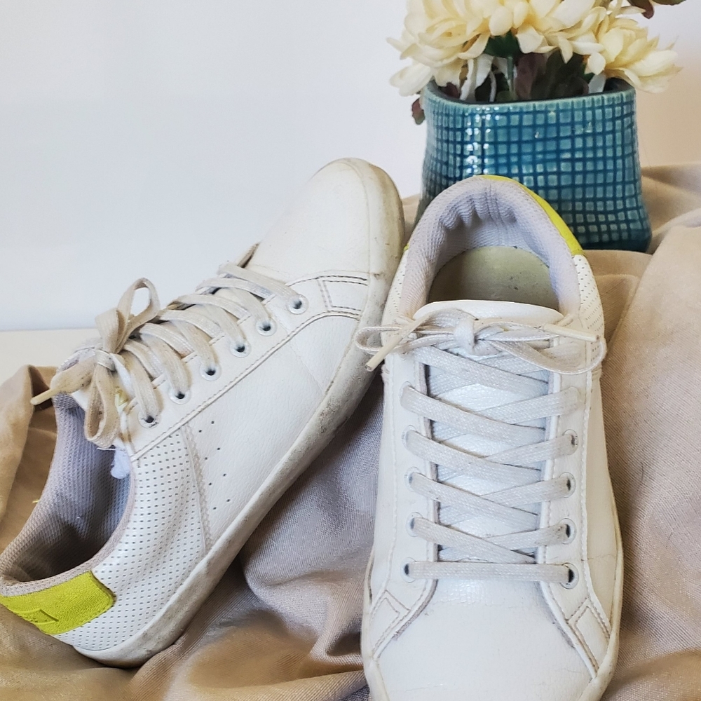Womens Nautica Size 5.5